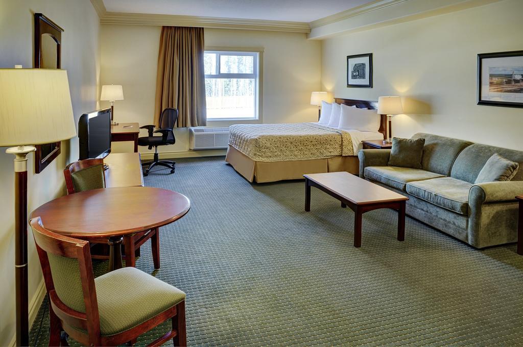 Chateau Nova Hotel Fort Mcmurray Room photo